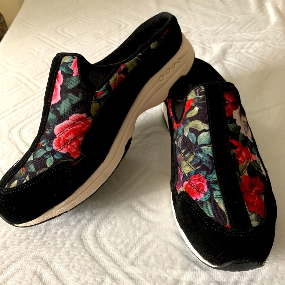 Easy Spirit Traveltime Clogs